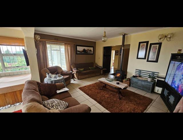 4 BEDROOM HOUSE FOR SALE IN HILLSHAVEN